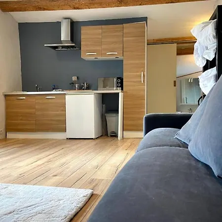 Agreable Logement Proche Hopital +gare +parking Apartment *